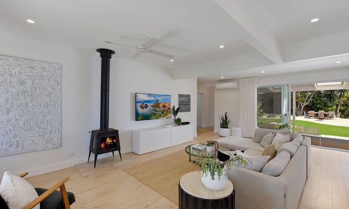 Long Jetty Apartment | Coastal Escape - 3 Bedroom Home