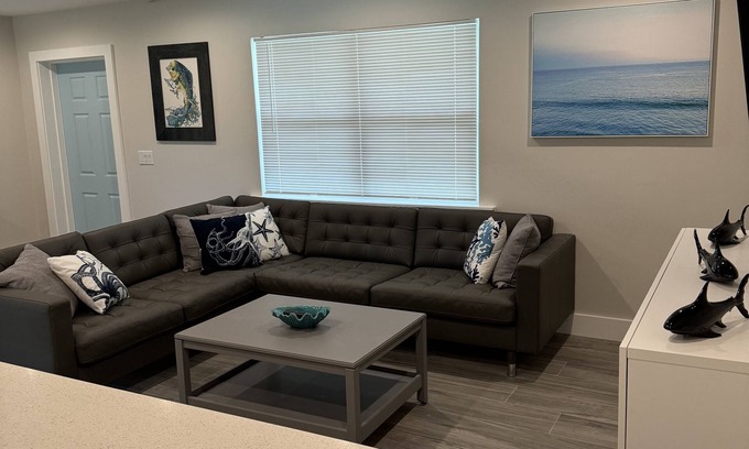 Stuart House | Coastal Getaway in Stuart