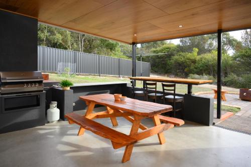 Coles Bay House | Coastal Nest a perfect retreat!