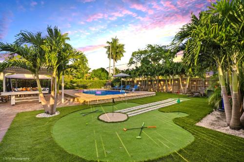 South Lake Villa | Coastal Paradise 7 min to Beach with 4 Bedrooms Mini Golf and Heated Pool