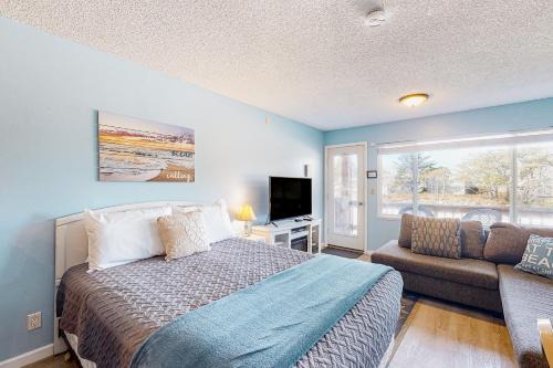 Neskowin Apartment | Coastal Tranquility