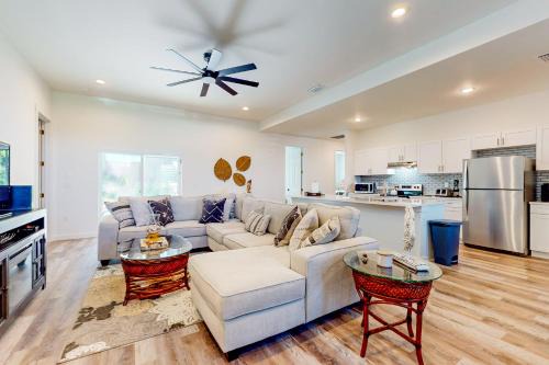 Mariner House | Coco's Cabana