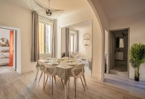 Centre Historique Apartment | Cocon des halles - Climatisation - Terrasse