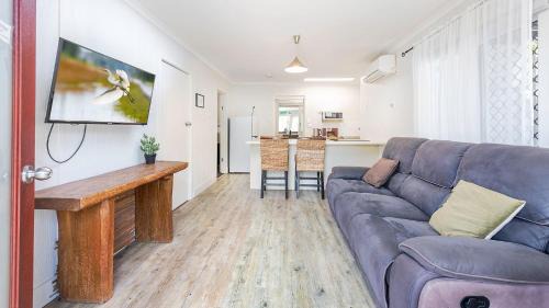 Scarness Apartment | Coconut Palms Spacious 1 Bedroom Apartment