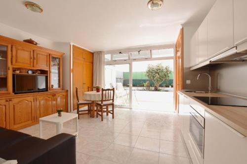 Puerto del Carmen Apartment | Colina del Sol Lanzarote Pool with sea view