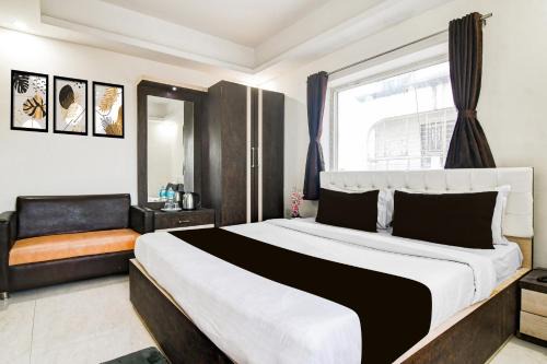 Chinar Park Hotel | Collection O City Center New Town Kolkata Formerly Paradise Inn