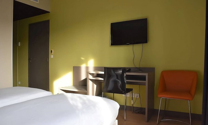 9th Arrondissement Hotel | Come Create Memories w/ Fun-filled Adventures at this Paradise! Pets Are Welcome