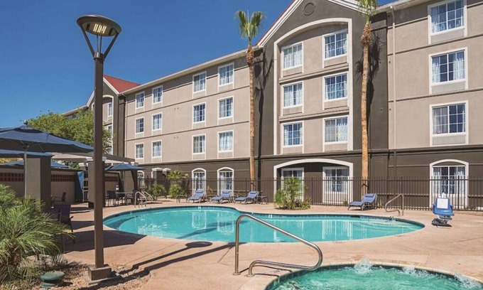 Ahwatukee Foothills House | Comfort and Convenience! Free Onsite Parking, Pets Allowed, Free Breakfast