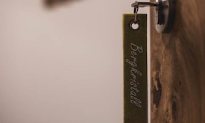 Weidach Apartment | Comfort apartment "BERGKRISTALL" Central yet quiet location