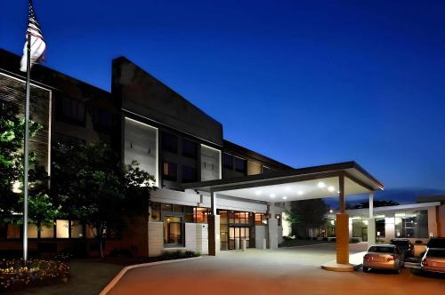 Colgate Hotel | Comfort Suites Milwaukee West