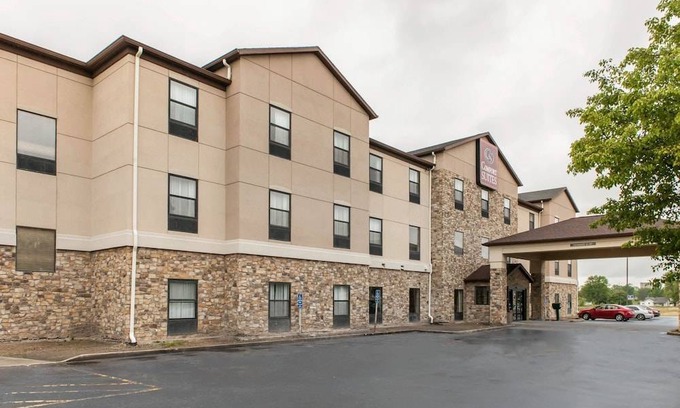 Vincennes Hotel | Comfort Suites - Vincennes