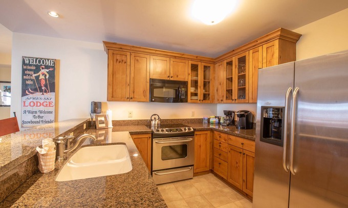 Crested Butte Condo | Comfortable 1 Bedroom Slopeside Condo - No Cleaning Fee! by RedAwning