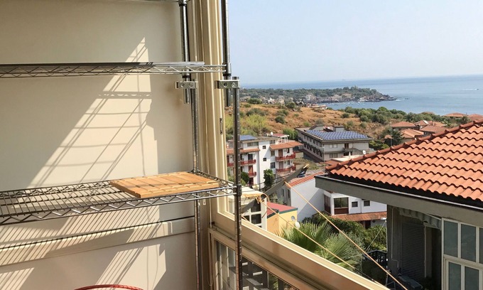 Aci Trezza House | Comfortable and modern two-roomed apartment with every comfort 5 min walk to the sea