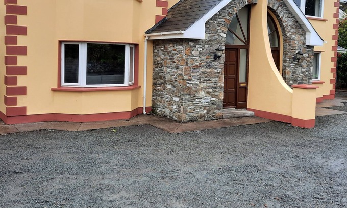 Kenmare House | Comfortable Apartment, walking distance from the heart of Kenmare 3.