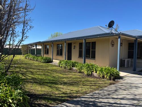 Central Mudgee House | Comfy and relaxing stay - Rest Easy Mudgee Cottage