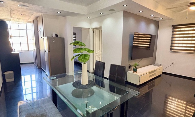 Downtown Cancun Apartment | Comfy Apartment 1 min ZH, Pool and Safe