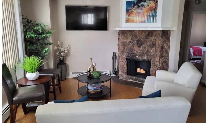 Sand Lake Apartment | Comfy Classy Alaskan Suite, W/Free Parking!