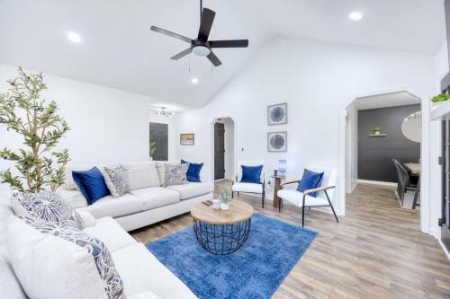Columbus House | Comfy Home Minutes to Ft Moore