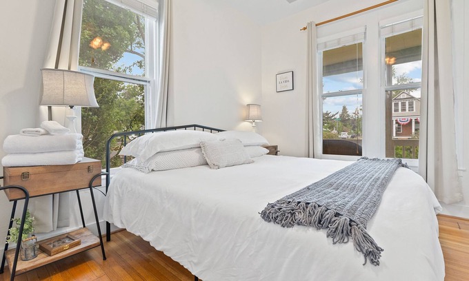 Downtown Flagstaff Apartment | Comfy King Bed Retreat, Downtown, 2 BRMs, AC!