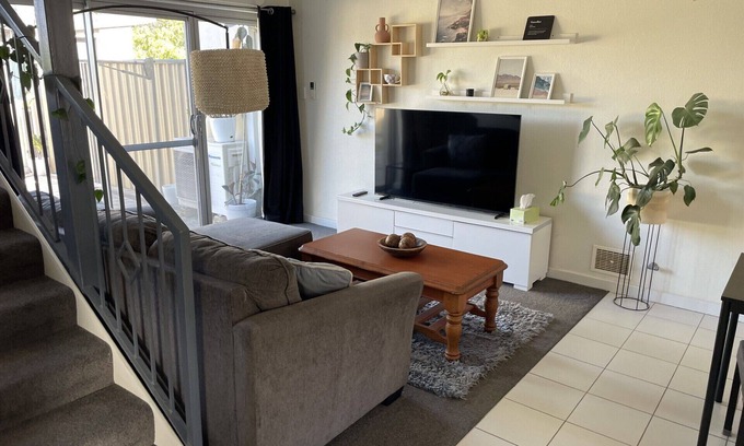 Coolbellup Apartment | Comfy peaceful Coolbellup appartment - close to amenities and Fremantle