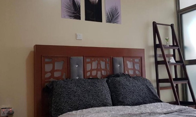 Kilimani Hotel | Comfy Private Ensuite Guest Room