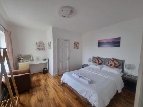 Norwich Apartment | Comfy Rooms Close to Airport