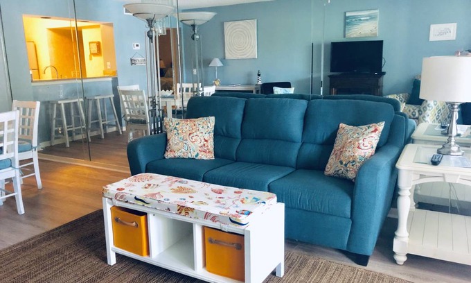 Arcadian Shores Condo | Condo ∙ 2 bedrooms ∙ 6 guests