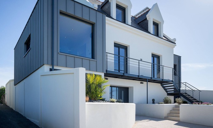 Goulven Villa | Confortable seaview mansion with elevator hamam + hot tube + closed garden