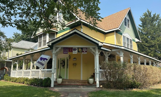 Manhattan Apartment | Convenient Victorian suite near City Park, Aggieville, Campus & Downtown.