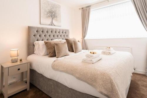 Birkenhead House | Convenient Wirral Retreat