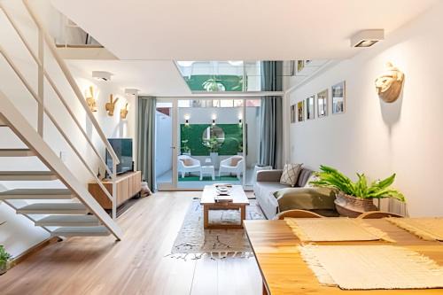 Palermo Apartment | Cool Duplex en Palermo Chico con Patio Privado!