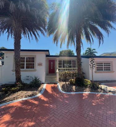 Flagami House | Coral Gables Guest Studio