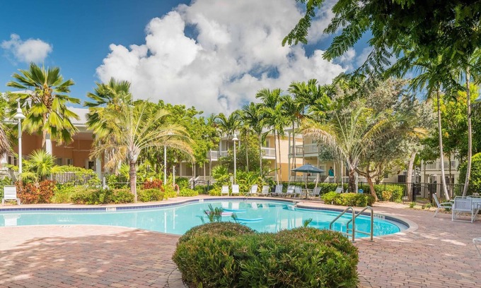 Key West Villa | Coral Palm by AvantStay | Key West Walkable| Gated Community & Shared Pool
