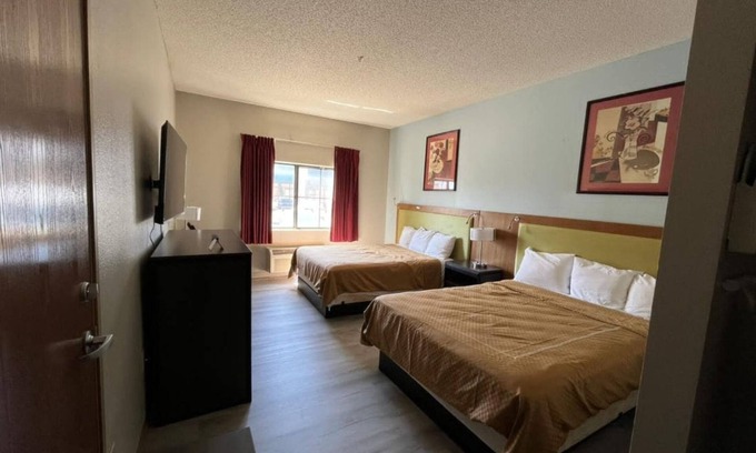College Hill Hotel | Coratel Inn and Suites by Jasper Wesley Hospital