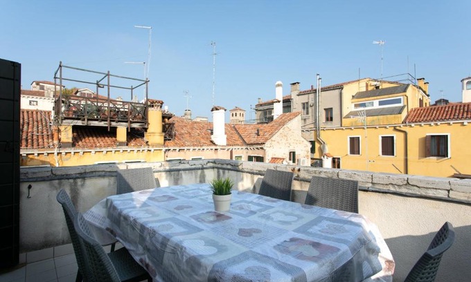 Santa Croce Apartment | Corte del Tintor Apartments