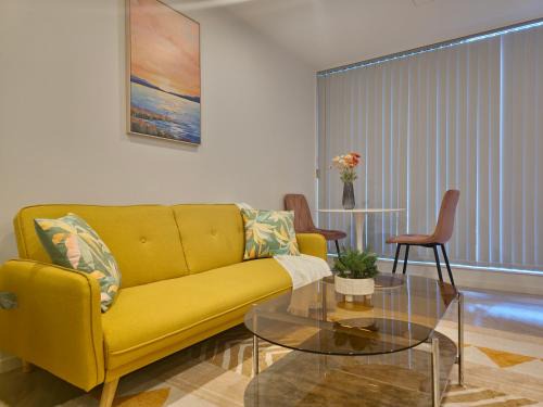 Auckland Central Business District Apartment | Cosmo Quarters - City Apartment with Pool & Spa
