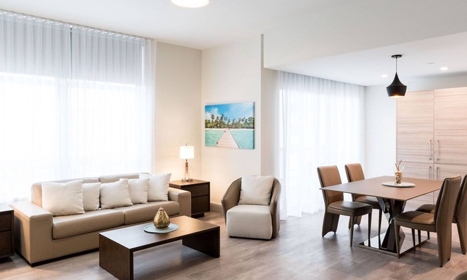 Hollywood Lakes Resort | COSTA HOLLYWOOD PRIVATE SUITES - D