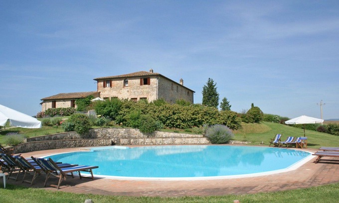 Monteroni d'Arbia Apartment | Cosy apartment for 7 guests with pool, WIFI, close to Siena