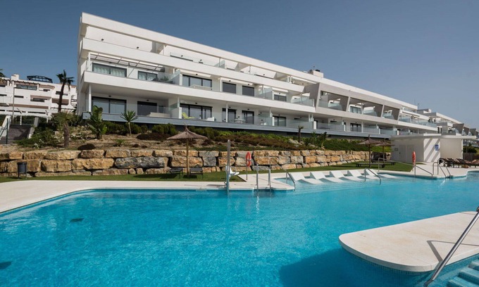 Casares Apartment | Cosy apartment for 4 people with A/C, WIFI, pool, TV and terrace
