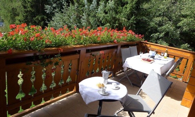 Randogne Apartment | Cosy apartment for 6 guests with WIFI, TV and terrace