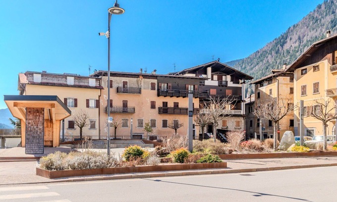 Ragoli Apartment | Cosy apartment for 6 guests with WIFI, TV and balcony
