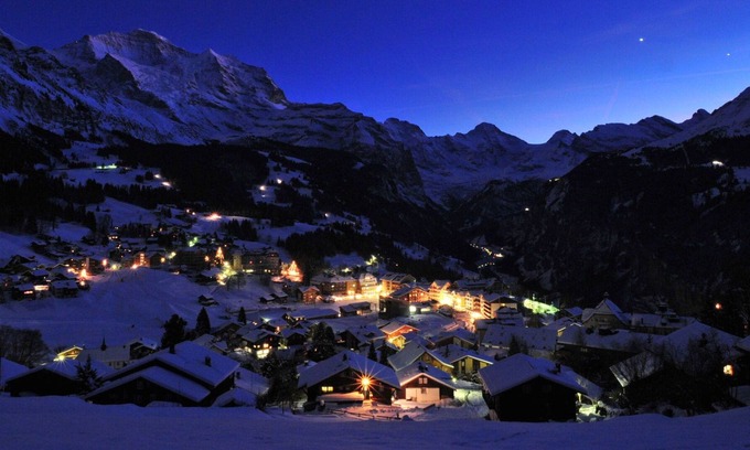 Wengen Apartment | Cosy apartment for 7 people with WIFI, TV and balcony