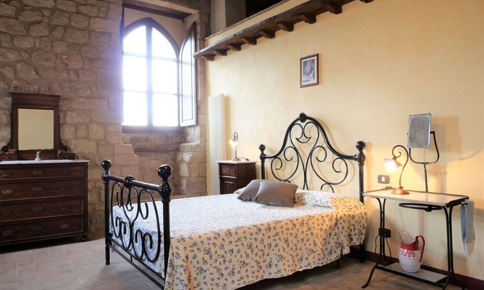 Roccastrada Villa | Cosy apartment in villa for 8 guests with WIFI, TV and patio