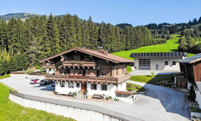 Mittersill Villa | Cosy apartment in villa for 2 guests with WIFI, TV, balcony and panoramic view