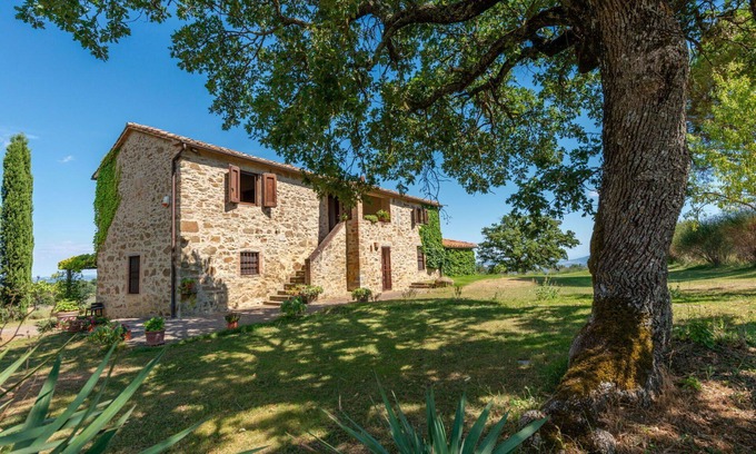 Scansano Villa | Cosy apartment in villa for 8 people with WIFI, TV, terrace, pets allowed and parking