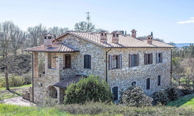 Lidarno Villa | Cosy apartment in villa for 6 guests with pool, WIFI, TV, patio and pets allowed