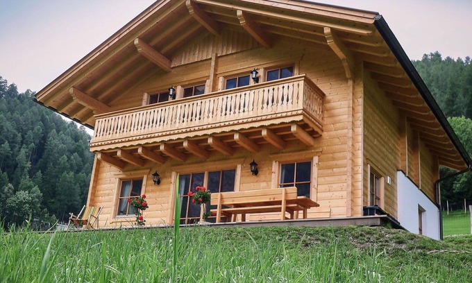 Heiligenblut House | Cosy apartment in villa for 6 people with WIFI, TV, terrace and pets allowed