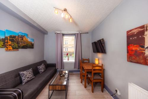 Tollcross Apartment | Cosy Central Apartment by the Meadows 2