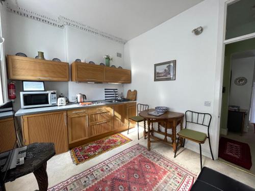 St. Pancras Apartment | Cosy Central London apartment 003