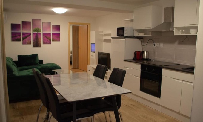 Split Apartment | Cosy charming apartment near the Palace